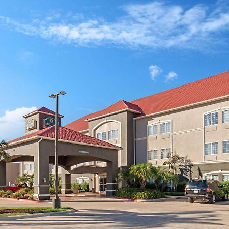 La Quinta Inn & Suites By Wyndham Mercedes Outlet Mall Exterior foto