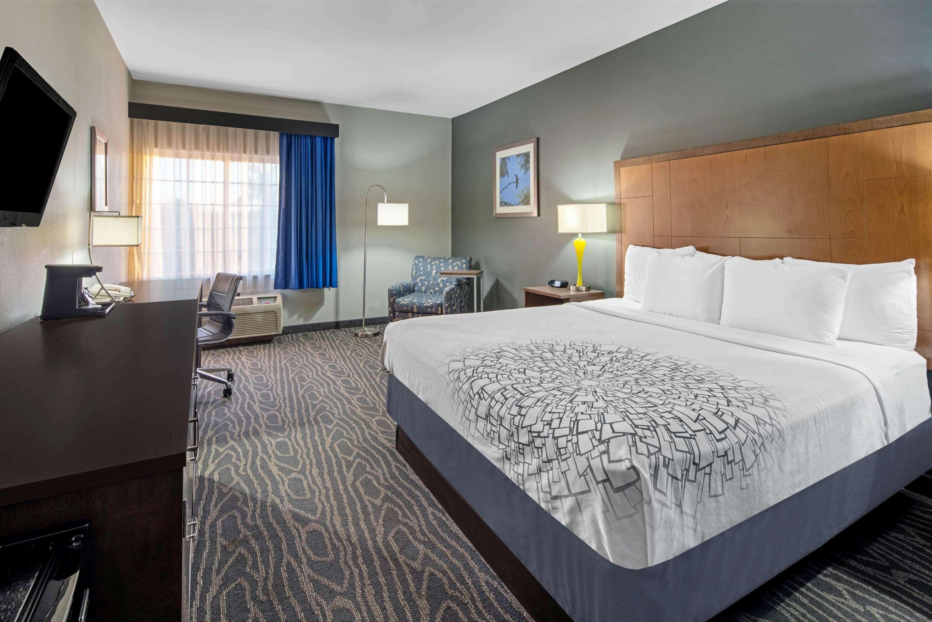 La Quinta Inn & Suites By Wyndham Mercedes Outlet Mall Exterior foto