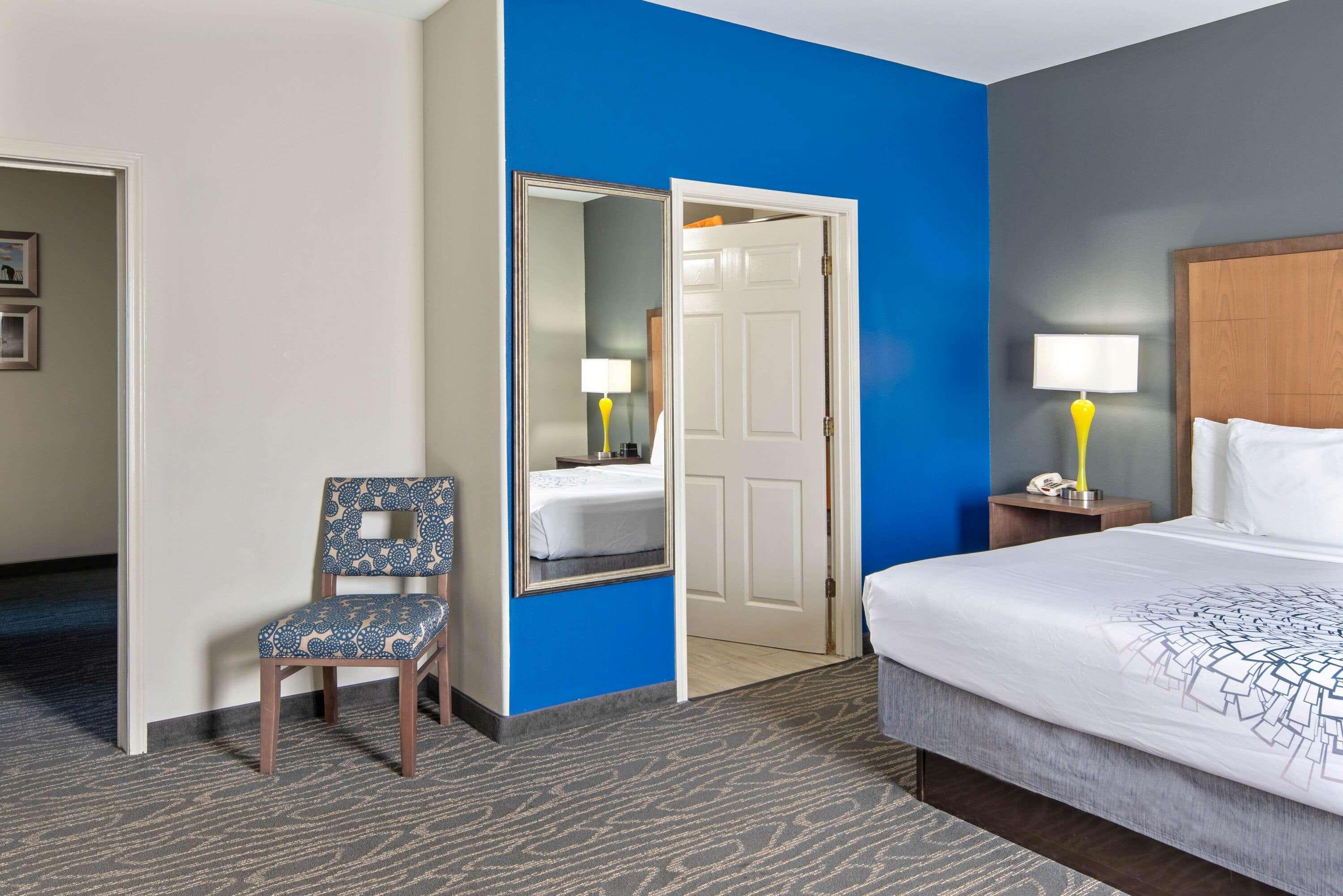 La Quinta Inn & Suites By Wyndham Mercedes Outlet Mall Exterior foto