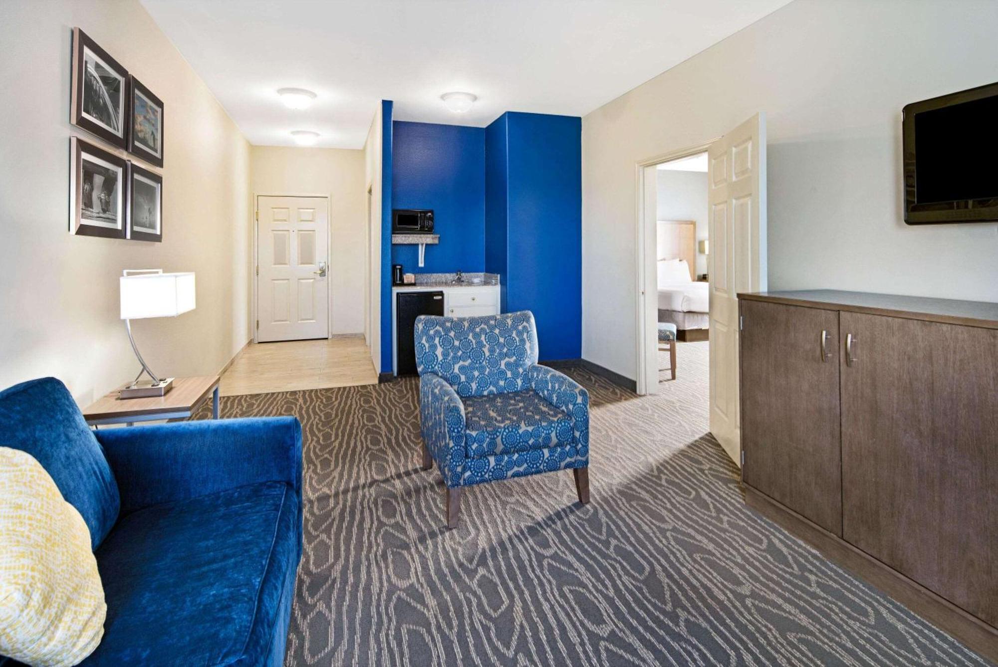 La Quinta Inn & Suites By Wyndham Mercedes Outlet Mall Quarto foto